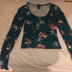 Women’s long sleeve crop shirt with floral print